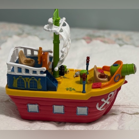 Kiddieland Play Wheeled Pirate 🏴☠️ Ship 🛳️ - Picture 2 of 6